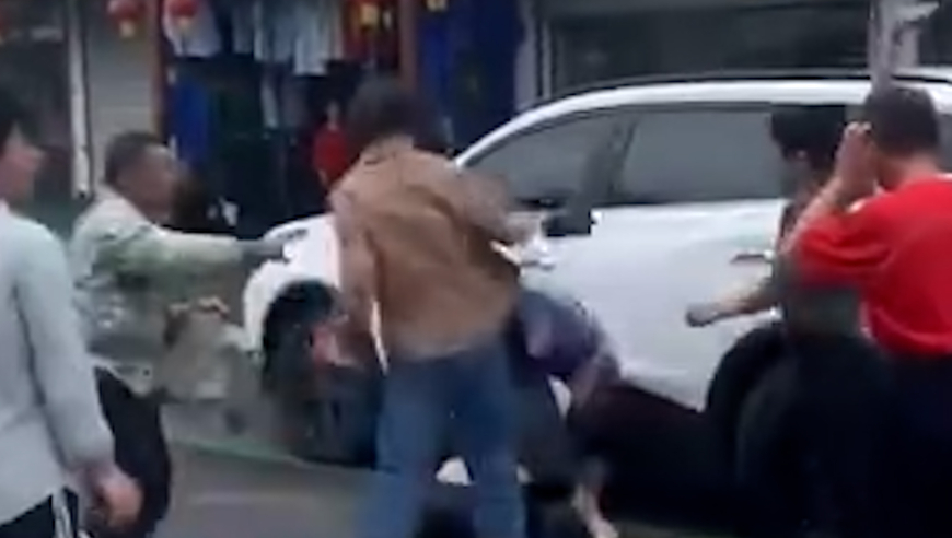香港马报最准资料,特斯拉FSD入华究竟是狼还是鲶鱼,确保成语解释落实的问题_探索版V13.86